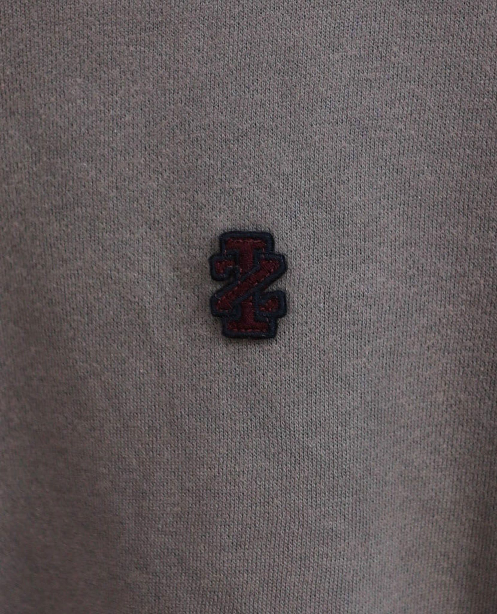  10.08.23 - VTG SWEATSHIRT - IZOD 