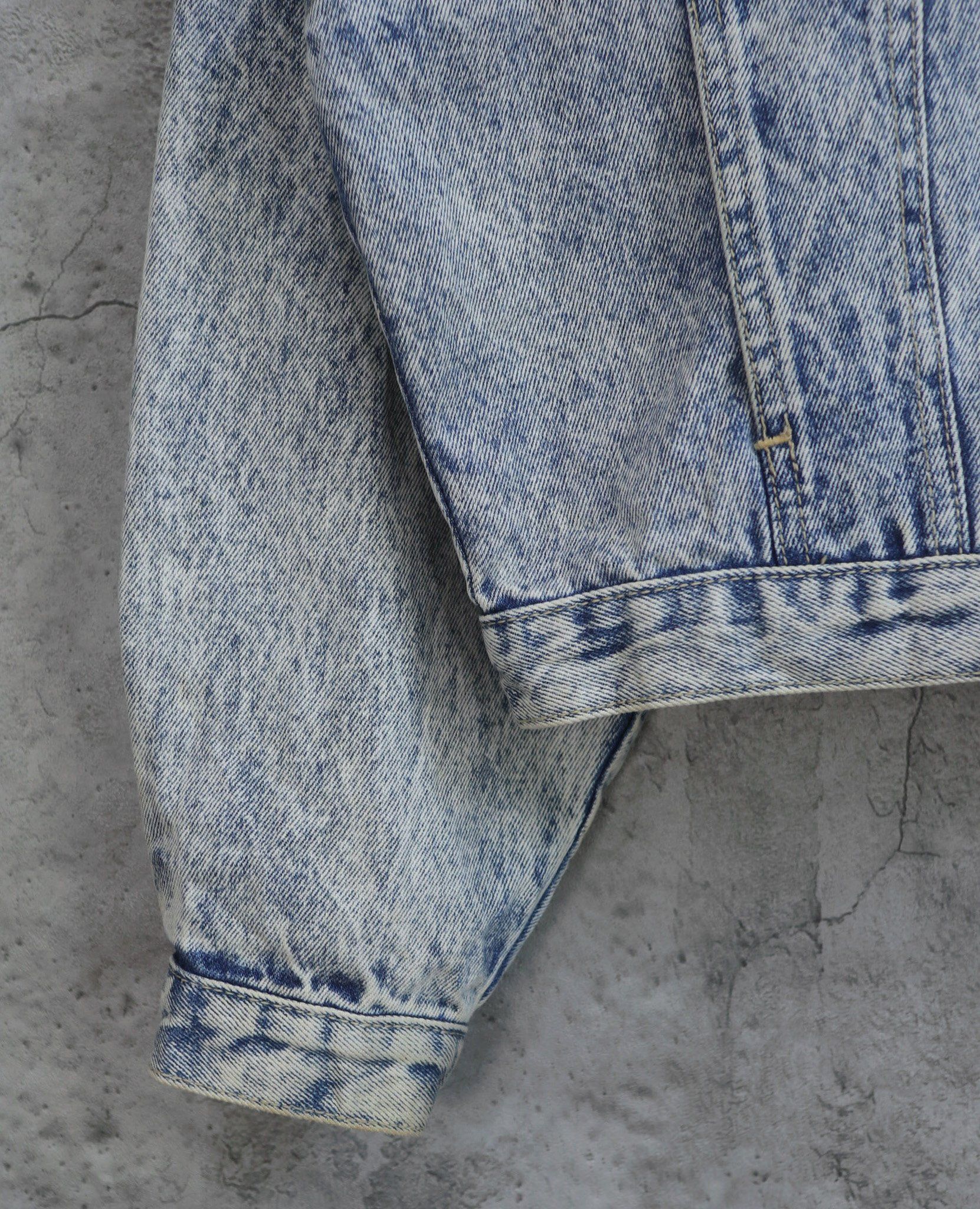  10.12.23 - VTG CROPPED DENIM JACKET 
