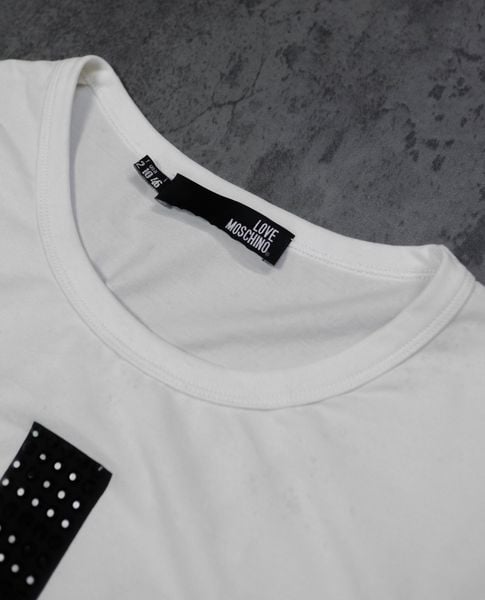  12.29.22 - VTG T-SHIRT - LOVE MOSCHINO 