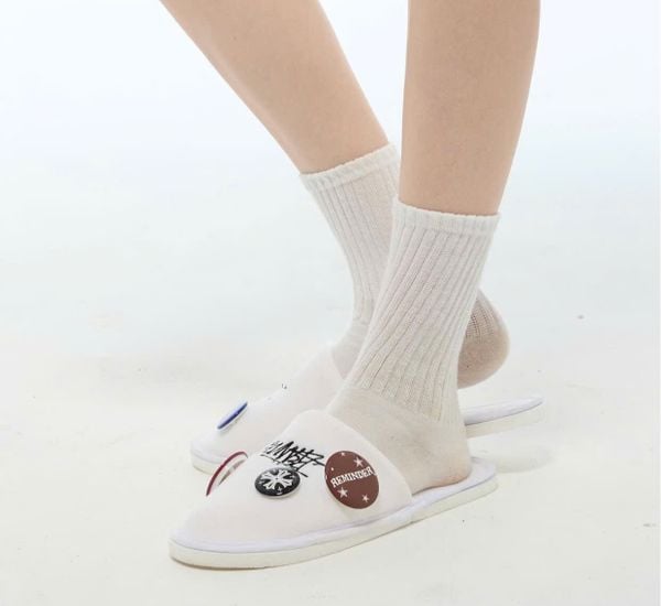 REMINDER SLIPPER AND PIN