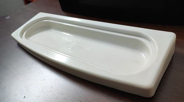 Khay nhựa hứng kem