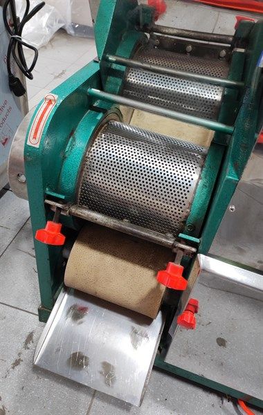 Máy tách xương cá inox YRFL-300 (băng tải 20cm)