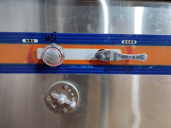 Bếp gas công nghiệp 2 bếp QT-BGCN-2B