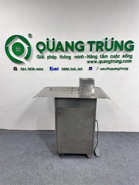Máy buộc xúc xích đứng EY42B
