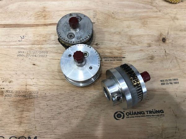Con lăn gài số máy hàn liên tục FRM-980