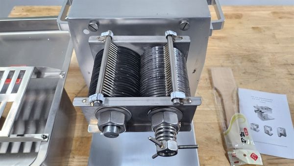 Máy thái thịt tươi sống SL-48