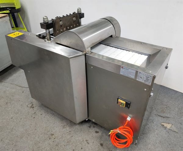 Máy chặt thịt gà băng tải TQ-A800