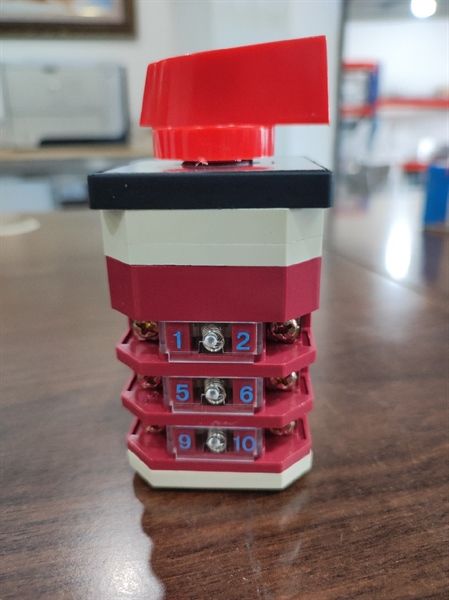 Công tắc LW12-16/3 0-3