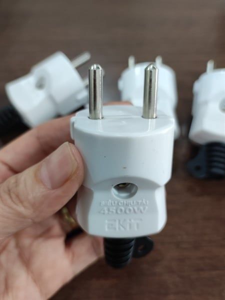 Phích cắm chịu tải 4500W