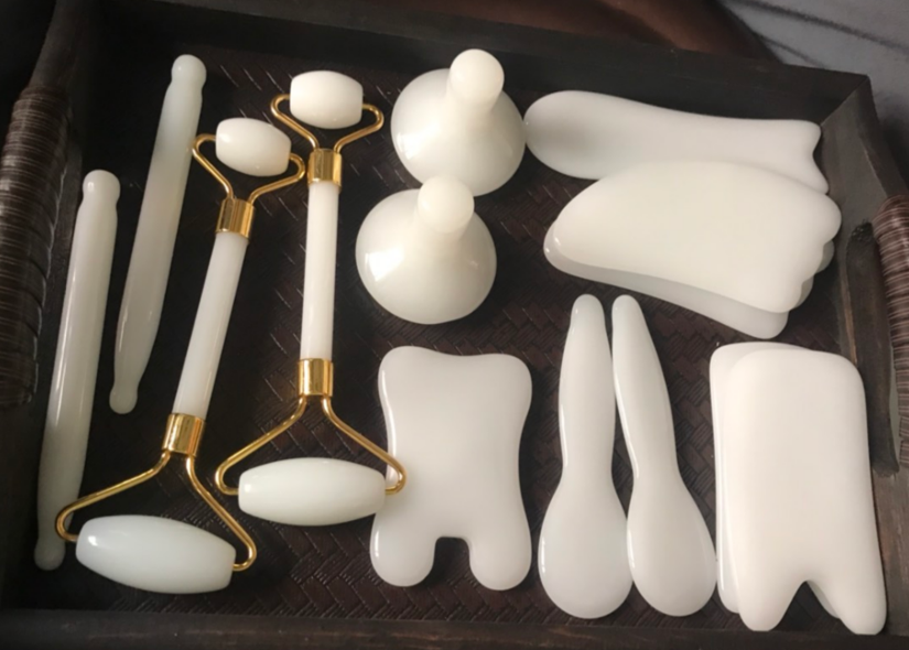 Đá thạch anh trắng massage mặt