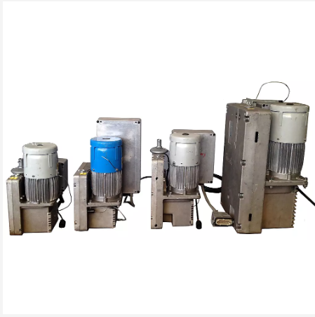 Tời kéo di động Tirak có kết nối với hộp điều khiển trung tâm