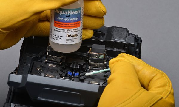 DUNG DỊCH TẨY RỬA SỢI POLYWATER ® AQUAKLEEN™