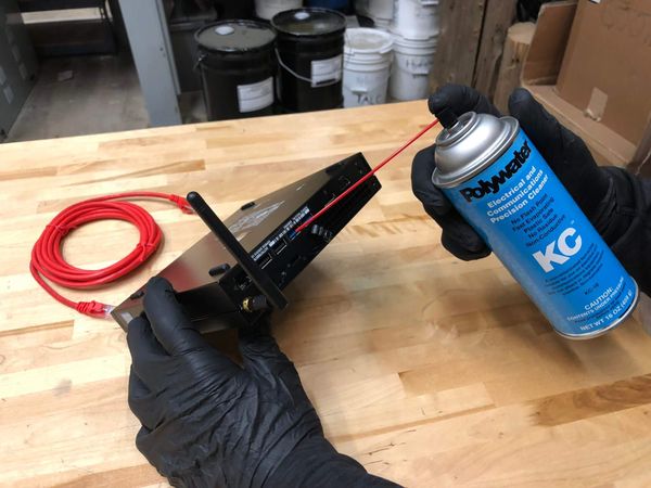 DUNG DỊCH TẨY RỬA THIẾT BỊ VÀ TIẾP ĐIỂM POLYWATER ® TYPE KC™