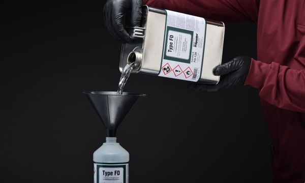 DUNG DỊCH TẨY RỬA TIẾP XÚC ĐIỆN POLYWATER ® TYPE FD™