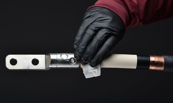 DUNG DỊCH TẨY RỬA TIẾP XÚC ĐIỆN POLYWATER ® TYPE FD™