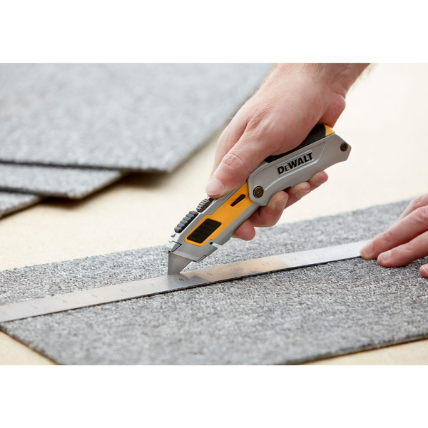 Dao tiện ích có thể thu vào gấp cao cấp DWHT0-10296