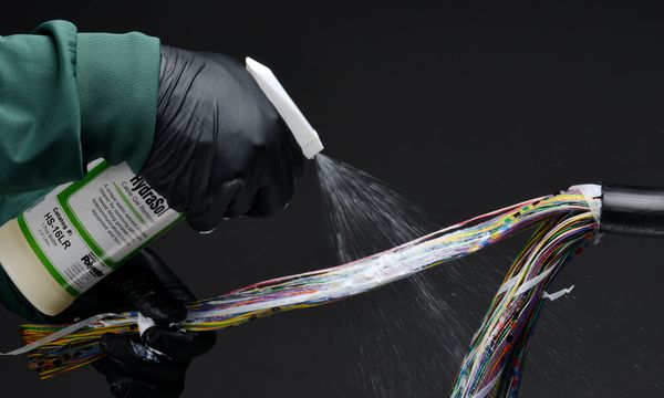 KHĂN LAU TẨY GEL CÁP POLYWATER ® HYDRASOL ®