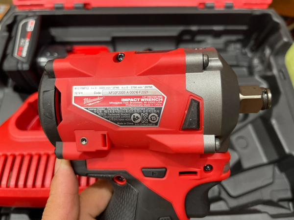Máy siết bu lông M12 Impact Wrench