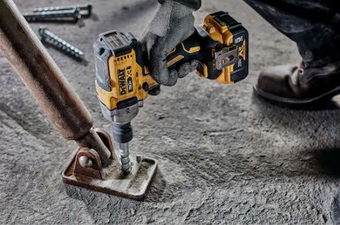 Cờ lê tác động tầm trung XR® 1/2 in. 20V MAX* có đe Hog Ring