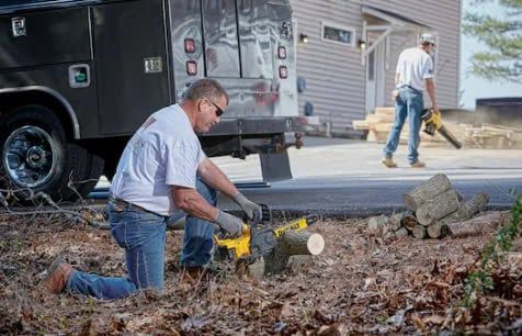 Máy cưa xích 20V MAX lam 30cm