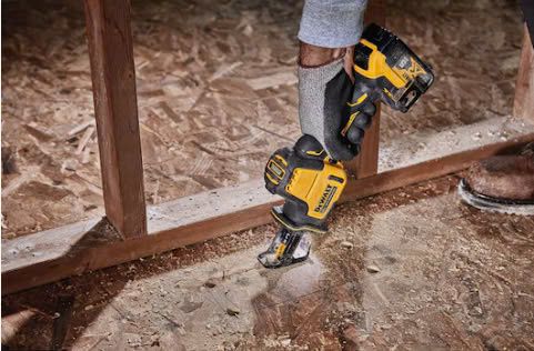 Máy cưa lọng cầm tay không dây ATOMIC™ 20V MAX*