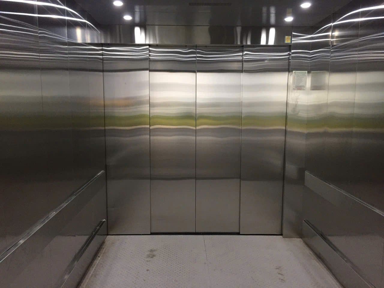 THANG MÁY TẢI HÀNG G105