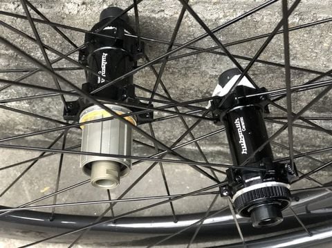 Vành carbon Dura Ace phanh đĩa thả hub Smith ceramic