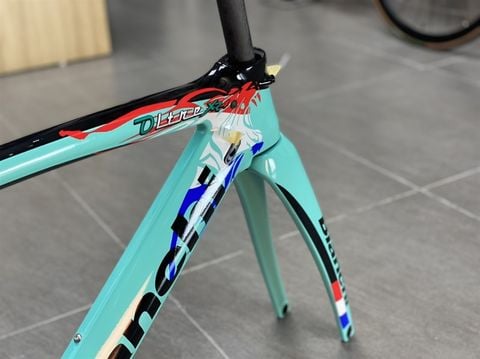 Khung carbon Bianchi Oltre XR4 BB ép đầu bằng 46/24mm