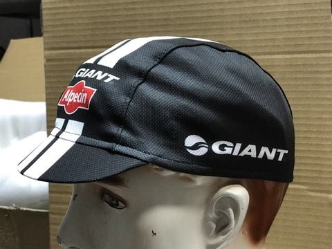 Mũ vải lưỡi trai Giant