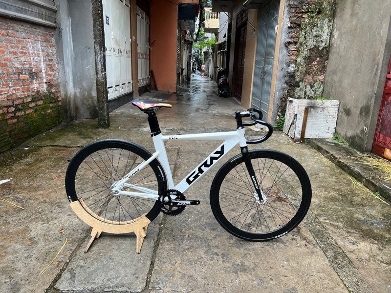 Xe Fixed Gear Gray F15 Tay cong Novatec Hanoibike shop