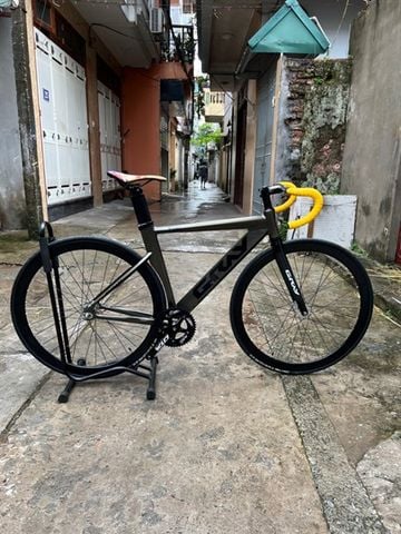 Xe Fixed Gear Gray F15 tay cong hub novatec