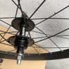 Vành carbon Fixed Gear nan hoa Hub LEGEND sau