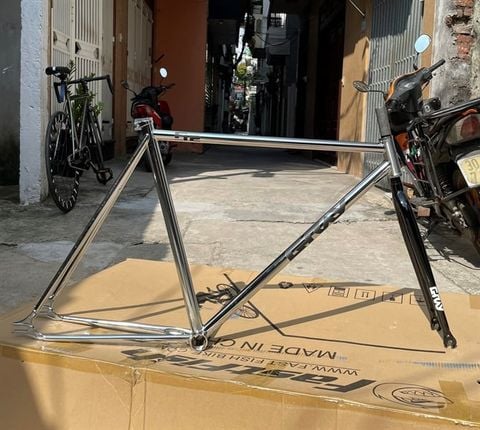 Khung fixed gear Gray F12 thép CRMO ( dùng chén cổ bạc đạn cho khung thép)