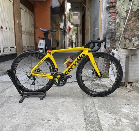 Xe Road Cervelo S5 dựng theo yêu cầu