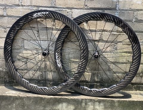 Vành carbon Zipp 454 phanh đĩa thả hub DTSwiss 350