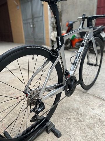 Xe Road Pinarello F12 bánh nhôm