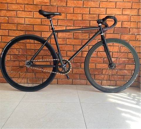 Xe Fixed Gear cơ bản Khung thép tay cong