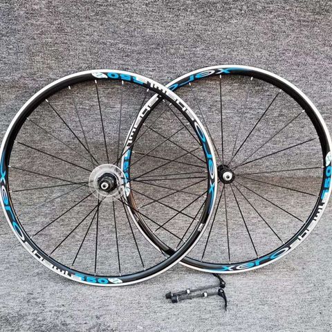 XERO 「ゼロ」 Shawla 550 シマノ8－9速 ホイールセット