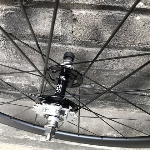 Vành carbon fixed Tubular hub novatec( dùng lốp dán)