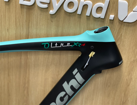 Khung carbon Bianchi Oltre XR4 phanh đĩa BB ép 46/24 đầu bằng