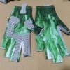 Gang tay cao cổ nhiều họa tiết