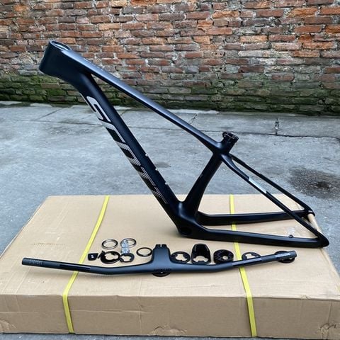 Khung carbon MTB SCOTT SCALE 29 inch( kèm chén cổ + ghi đông)