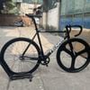 Xe đạp Fixed Gear Tsunami SNM 100 màu Đen đồ cơ bản vành 3 đao trước