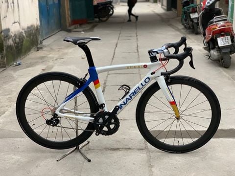 Xe dựng pinarello F8