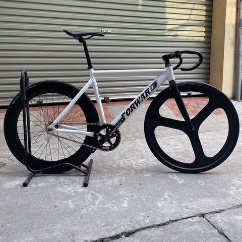 Xe đạp Fixed Gear Forward Trắng vành trước 3 đao sau 7cm, đùi đĩa introtech