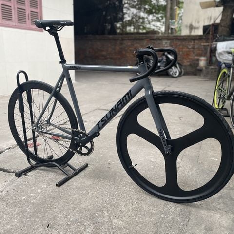 Xe đạp Fixed Gear Tsunami SNM 100 màu Ghi xám vành trước 3 đao