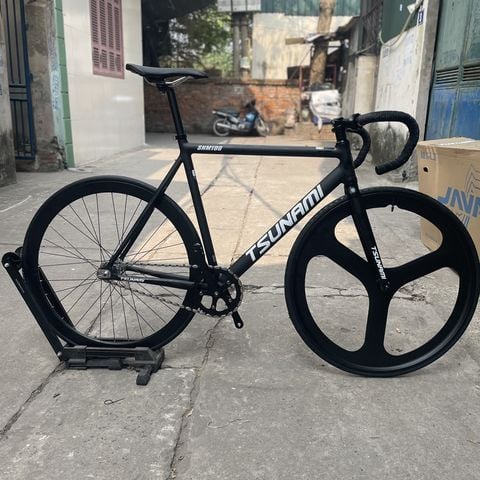 Xe đạp Fixed Gear Tsunami SNM 100 màu Đen đồ cơ bản vành 3 đao trước