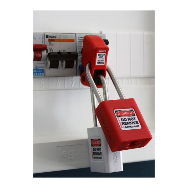  Lockout for MCB’s - NO TOOL 