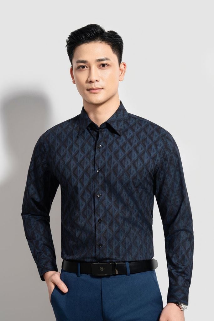  Áo Sơ Mi Tím Than Tối Dài Tay Từ Sợi Tre Chống Tia UV 7SMDH317TTT 