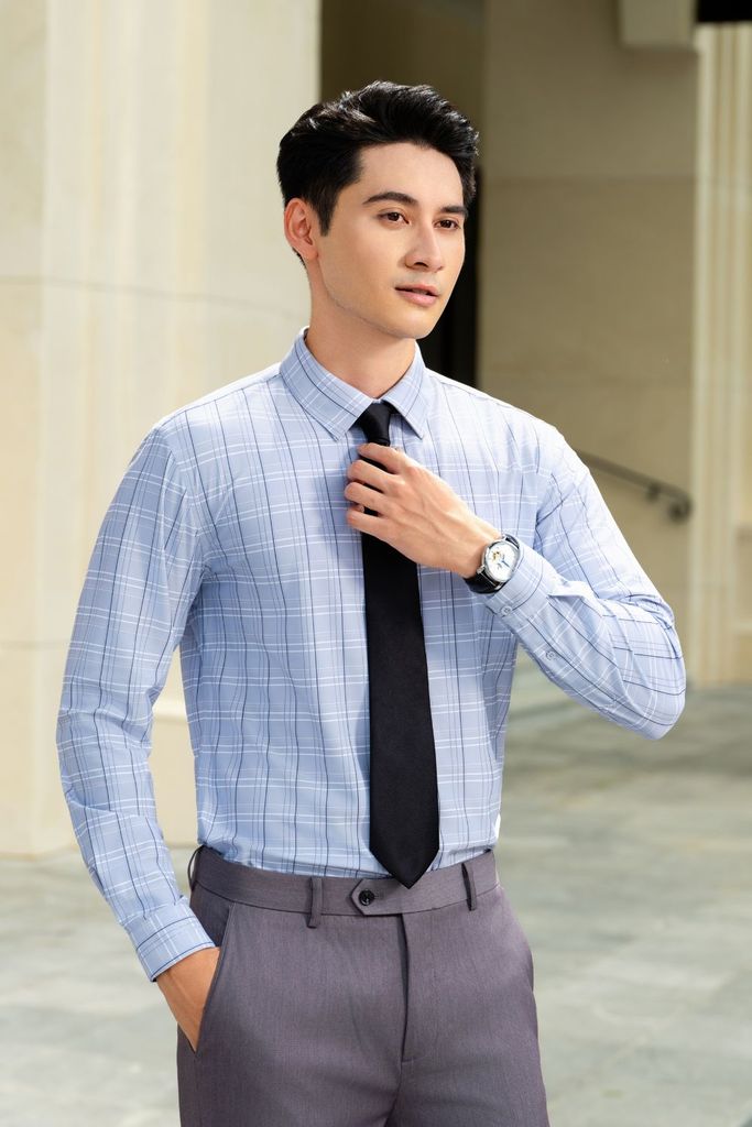  Áo Sơ Mi Ghi Xanh Dài Tay Knit Nhật Hoạ Tiết Caro Thân Thiện Với Da 8SMDC330GHS 